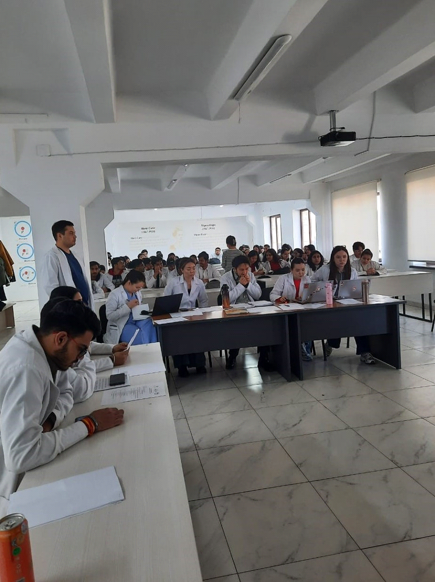 BMMI Held Student Debates on Controversial Issues in Modern Medicine 2